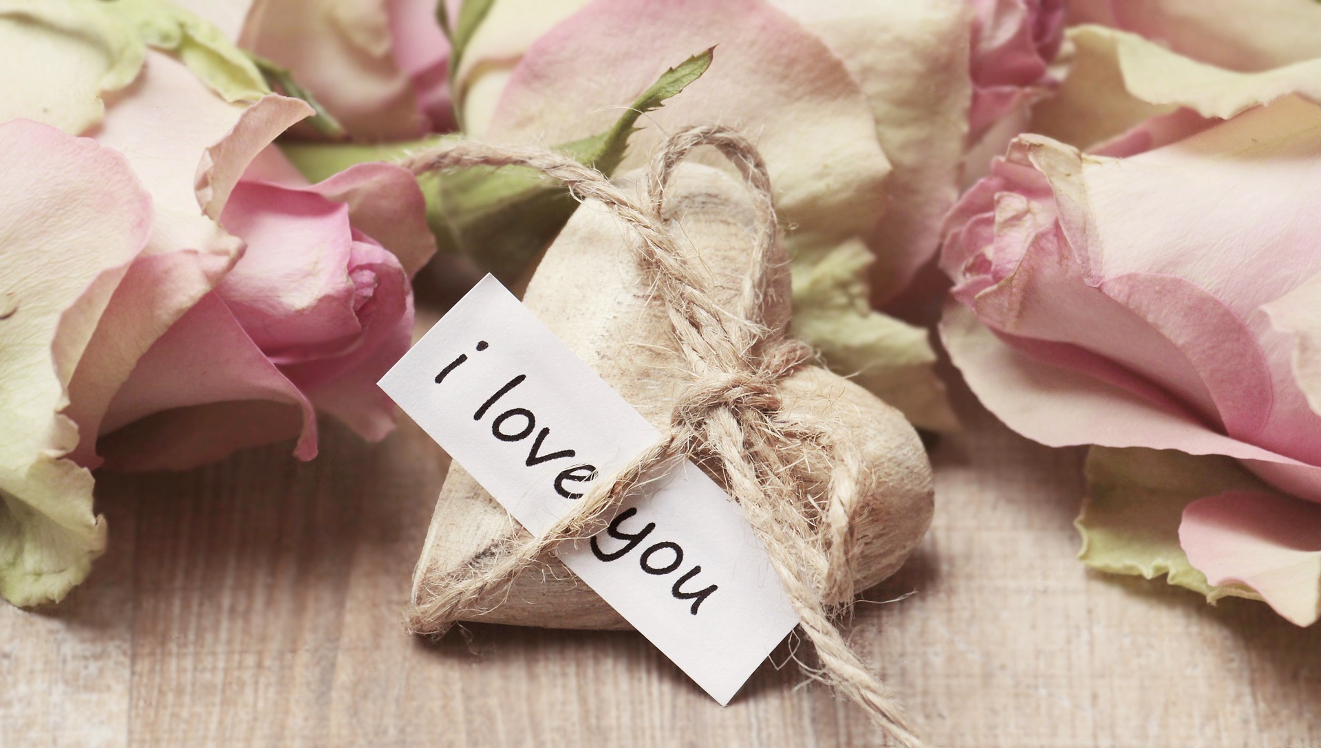 Dia dos namorados: confira 20 dicas de presentes para encantar o seu amor