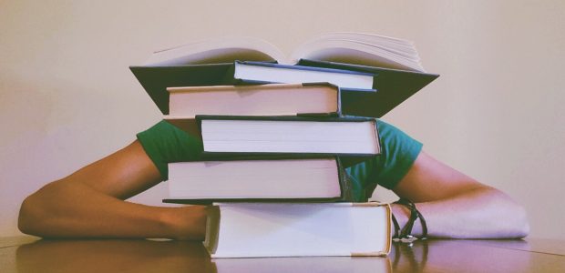 Onde comprar as melhores apostilas de concursos públicos com desconto - comprar remédios com desconto Dicas para economizar estudante apostilas de concursos publicos