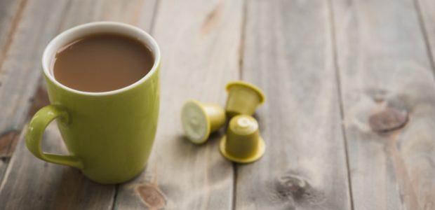Onde comprar as melhores cápsulas Nespresso e Dolce Gusto pagando mais barato? - Guias xicara de cafe com capsulas