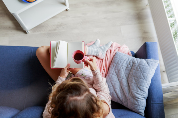 Como comprar sofá-cama mais barato pela internet? - Olist Tiny Dicas para economizar comprar sofa cama capa