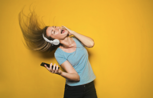 Os 11 TOP Apps para ouvir e baixar músicas no Android - melhores memórias RAM Tecnologia e Internet app para baixar música grátis no android