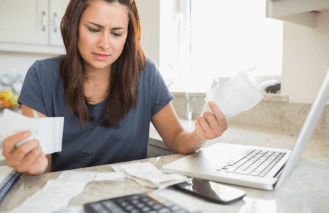 Saindo do vermelho: 5 dicas para cuidar da sua saúde financeira - antivírus para smartphones Artigos artigo saindo do vermelho mini