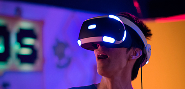 a realidade virtual e um acessorio muito divertido para sua sala