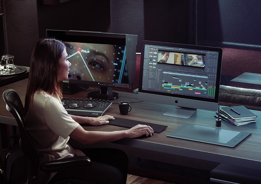6 melhores editores de vídeos para trabalhar como um profissional - melhores rações para gatos Guias mulher trabalhando no davinci resolve