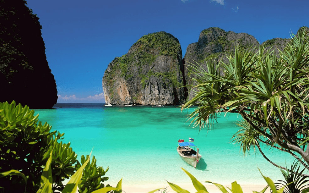 5 filmes que vão te dar vontade de fazer uma viagem hoje mesmo! - filmes de viagem Guias praia de maya bay tailandia