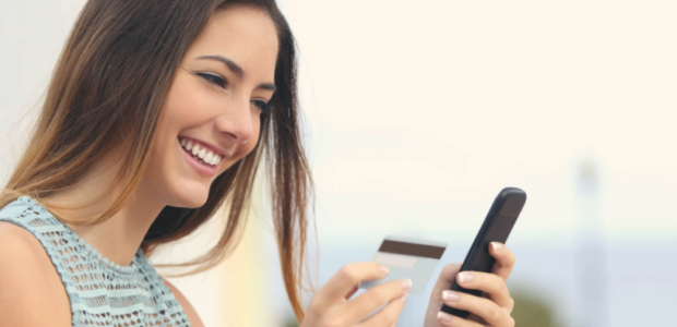 Cupom de desconto: como fazer uma viagem gastando pouco? - comprar perfumes e maquiagens com desconto Dicas para economizar reservando viagem pelo smartphone